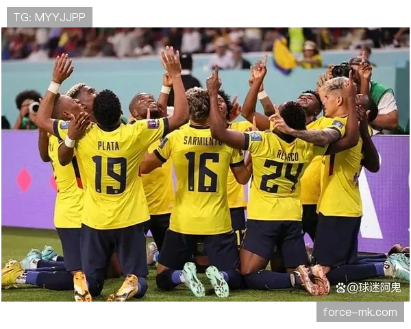 巴拉圭队边路强攻施压 对手防线面临严峻考验