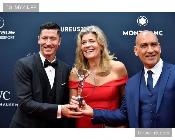 莱万多夫斯基慈善活动解析